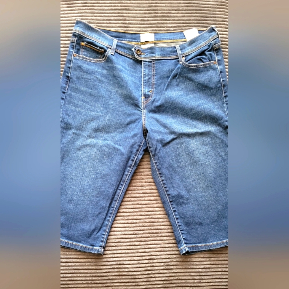 Levi's denim capris
